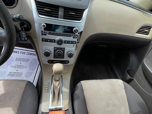 Used 2011 Chevrolet Malibu LS FWD image 2