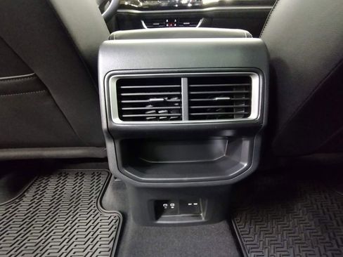 Used 2025 Volkswagen Atlas Cross Sport SE AWD/4WD image 36