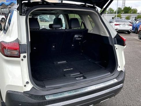 Used 2023 Nissan Rogue SL FWD image 32