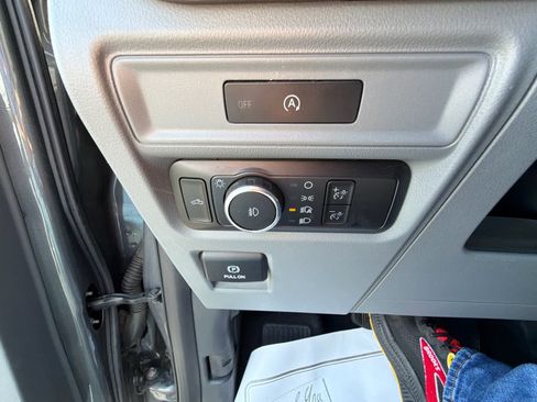 Used 2025 Ford F150 XLT w/ Equipment Group 301A Standard AWD/4WD image 17