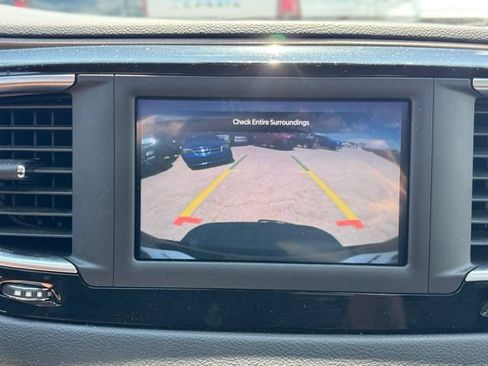Used 2023 Chrysler Voyager LX FWD image 17