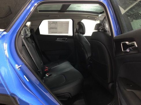 New 2026 Kia Sportage EX FWD image 11