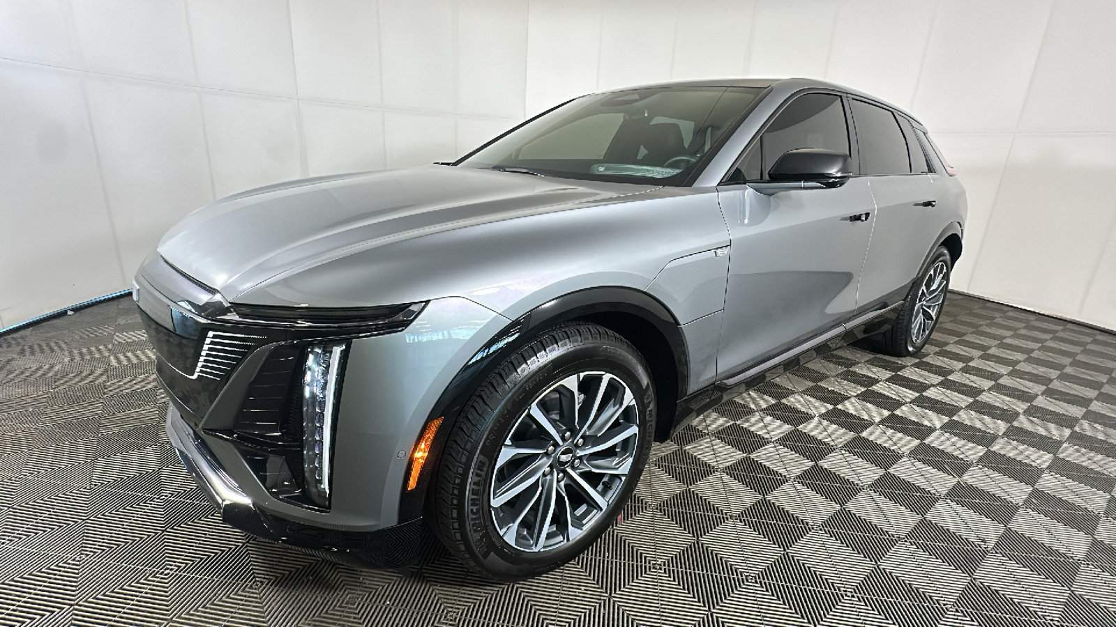 Used 2024 Cadillac Lyriq Sport AWD/4WD image 8