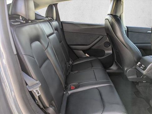 Used 2023 Tesla Model Y Long Range AWD/4WD image 16