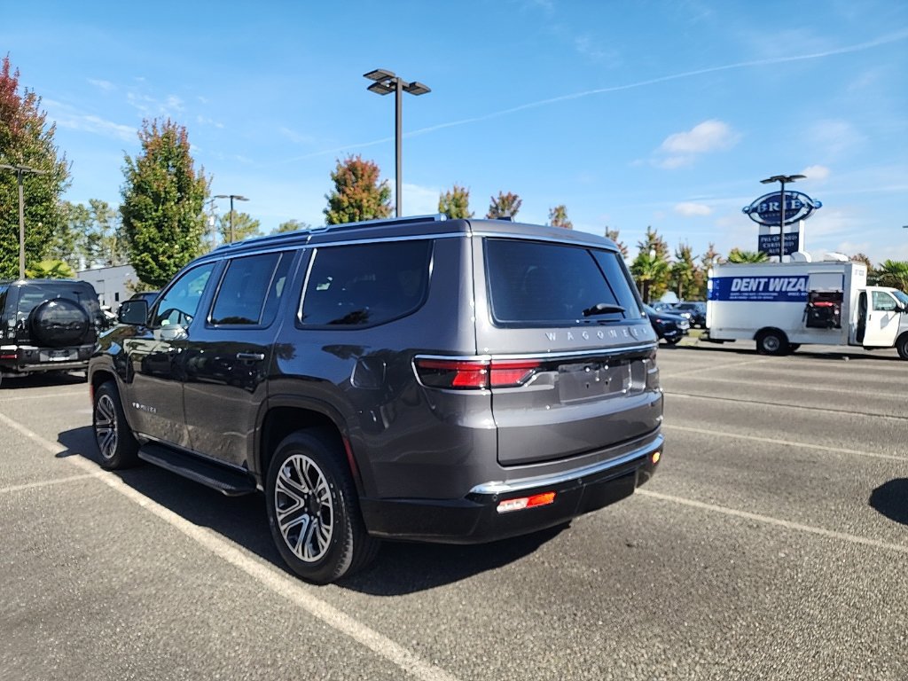 Used 2022 Jeep Wagoneer Series III w/ Convenience Group I RWD image 3