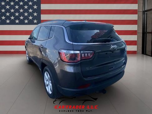 Used 2019 Jeep Compass Latitude w/ Popular Equipment Group FWD image 8
