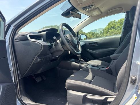 Used 2025 Toyota Corolla LE FWD image 7