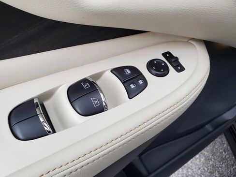 Certified 2024 Nissan Murano Platinum w/ Cargo Package image 16