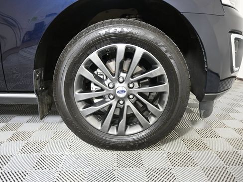 Used 2021 Ford Expedition Limited image 11