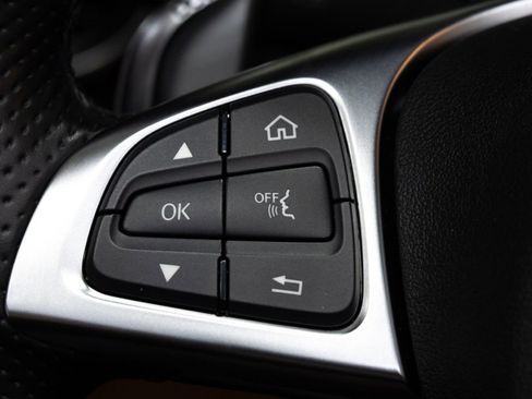 Used 2018 Mercedes-Benz AMG GT Roadster w/ Exclusive Interior Package image 34