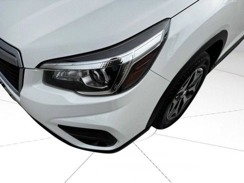 Used 2020 Subaru Forester Premium image 11