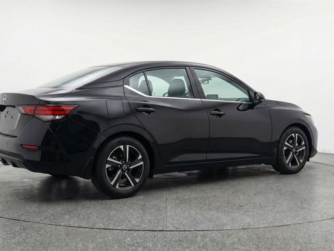 Used 2025 Nissan Sentra SV FWD image 9