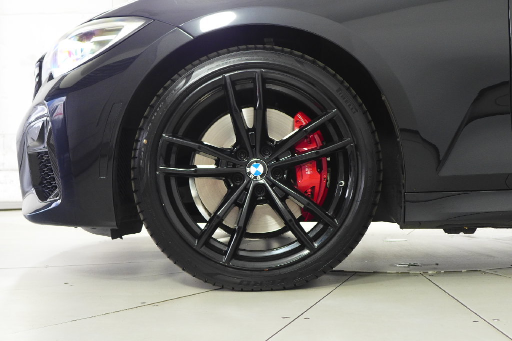 Used 2022 BMW M340i RWD image 5