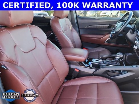 Used 2024 Kia Telluride EX w/ EX Captain's Chair Package image 18