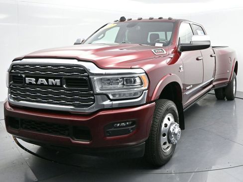 Used 2022 RAM 3500 Limited w/ Body Color Bumper Group image 3
