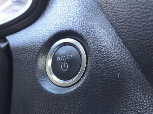 Used 2025 Toyota Corolla SE image 30