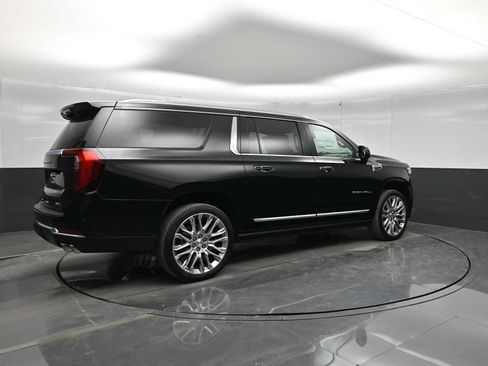 New 2026 GMC Yukon XL Denali w/ Denali Reserve Package AWD/4WD image 8