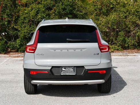 Used 2025 Volvo XC40 B5 Ultra image 5