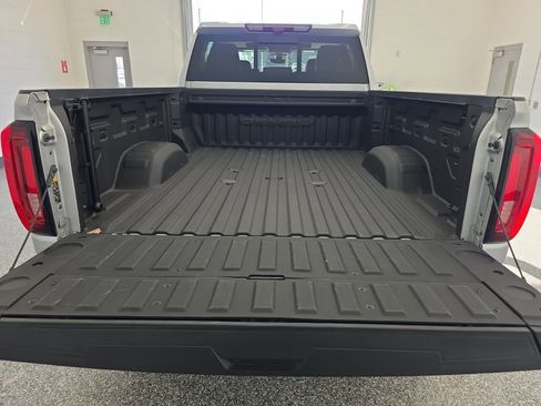 Used 2023 GMC Sierra 2500 Denali w/ Denali Ultimate Package image 21