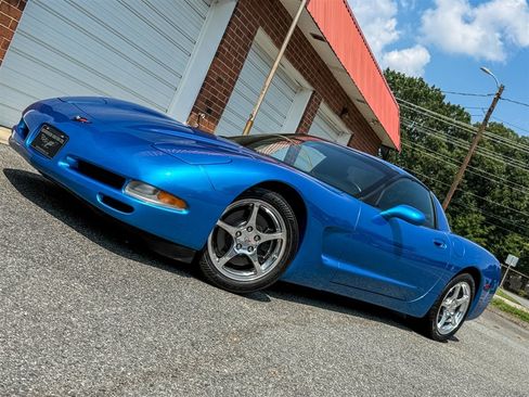 Used 1999 Chevrolet Corvette Coupe w/ Lighting Pkg RWD image 4