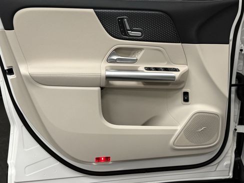 Used 2025 Mercedes-Benz GLA 250 image 17