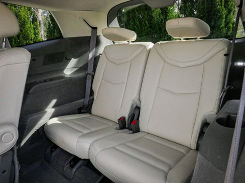 Used 2020 Cadillac XT6 Premium Luxury image 32