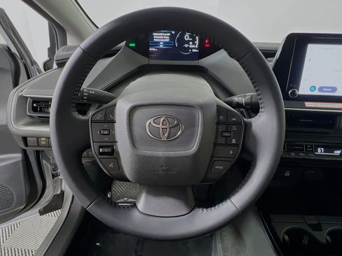 Used 2025 Toyota Prius LE image 18