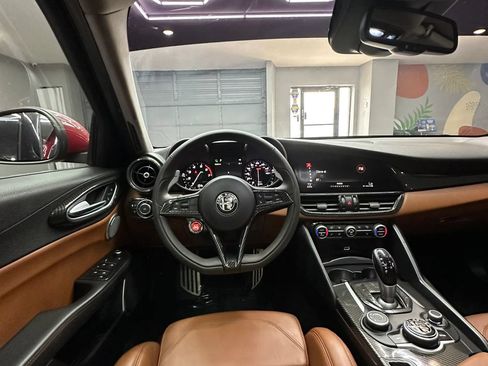 Used 2018 Alfa Romeo Giulia Ti Sport w/ Quick Order Package 22U Sport RWD image 32