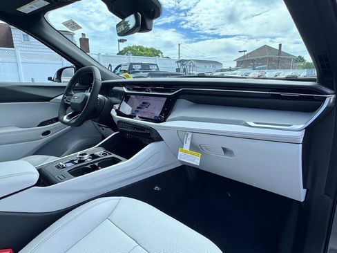 New 2026 Jeep Cherokee Limited AWD/4WD image 18