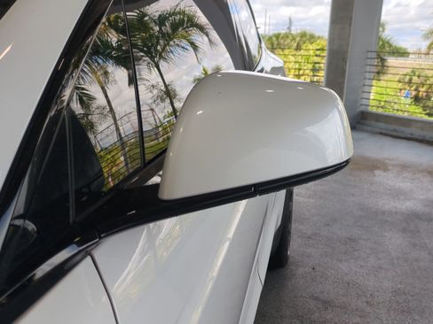 Used 2022 Tesla Model X Plaid image 12