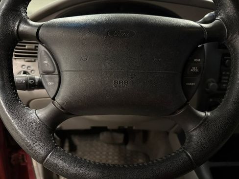 Used 2001 Ford Explorer XLT image 8