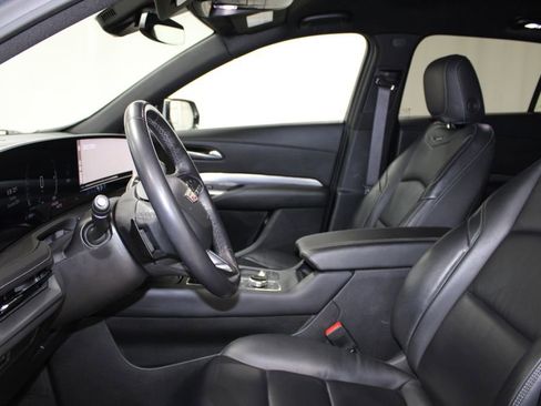 Used 2024 Cadillac XT4 Premium Luxury image 16