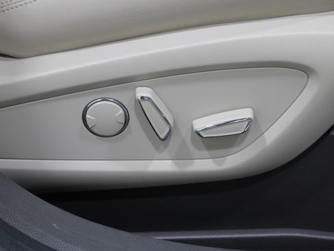 Used 2017 Lincoln MKX Select w/ Select Plus Package image 28