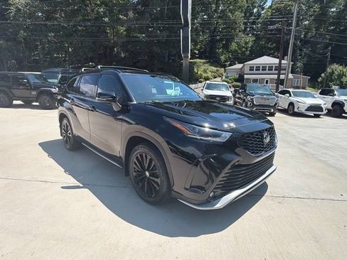 Used 2023 Toyota Highlander XSE AWD/4WD image 2