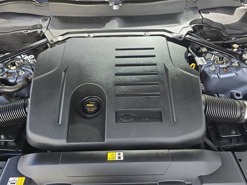 Used 2020 Land Rover Range Rover HSE image 33