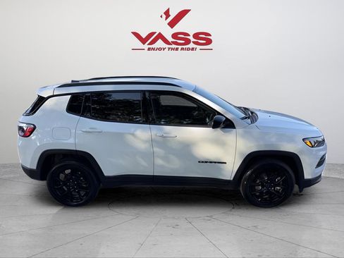 Used 2026 Jeep Compass Latitude w/ Quick Order Package 29K AWD/4WD image 4