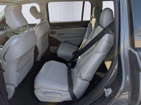 Used 2021 Jeep Grand Cherokee L Overland w/ Luxury Tech Group IV image 13