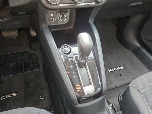 Used 2021 Nissan Kicks S image 22