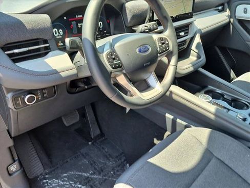 New 2026 Ford Explorer Active RWD image 3