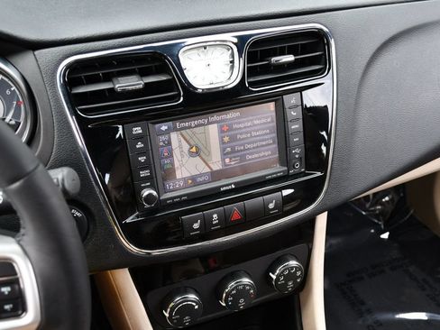 Used 2012 Chrysler 200 Limited FWD image 13