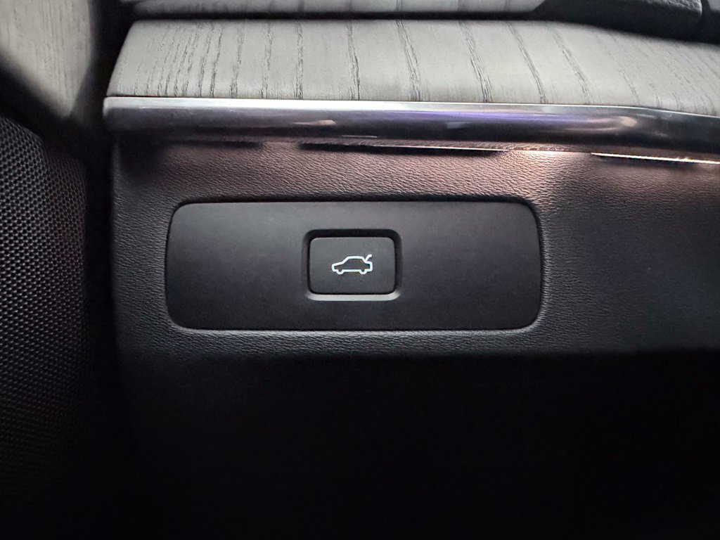 Used 2024 Volvo XC90 B6 Ultimate w/ Protection Package Premier AWD/4WD image 19