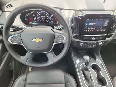 Used 2022 Chevrolet Traverse High Country FWD image 11