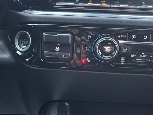 Used 2024 Chevrolet Silverado 2500 High Country w/ High Country Premium Package image 19