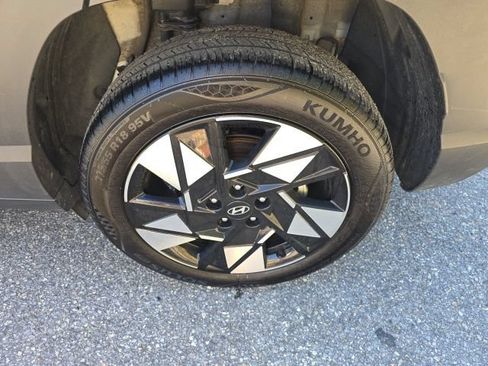 Used 2025 Hyundai Kona SEL AWD/4WD image 11