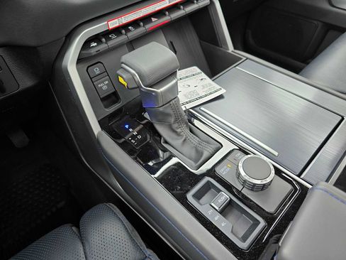 New 2025 Toyota Tundra Platinum image 30