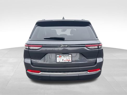 Used 2023 Jeep Grand Cherokee Laredo AWD/4WD image 4