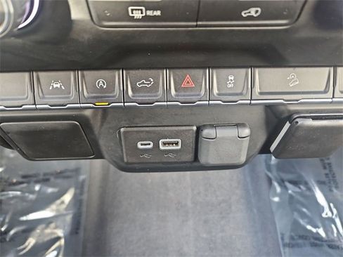 Used 2022 Chevrolet Silverado 1500 Custom Trail Boss image 34