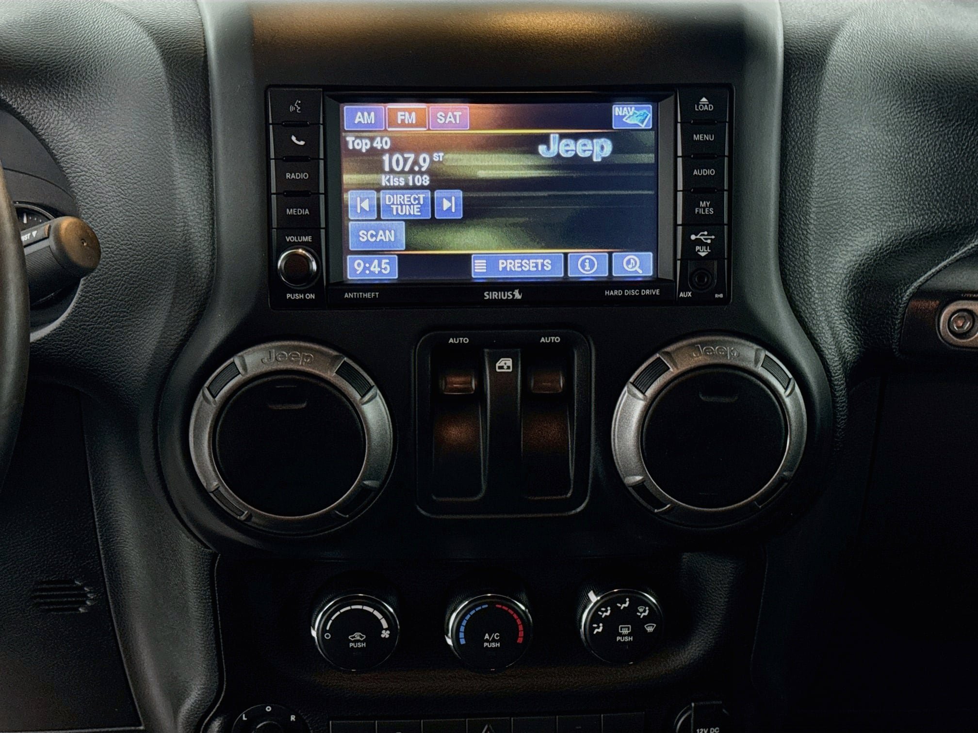 Used 2018 Jeep Wrangler Sport AWD/4WD image 26