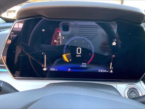 Used 2026 Chevrolet Trax LT w/ Sunroof Package FWD image 23