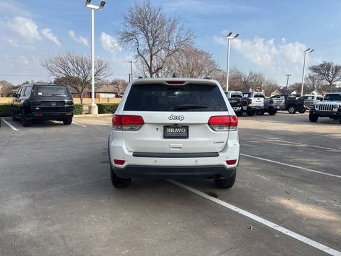 Used 2019 Jeep Grand Cherokee Laredo image 5